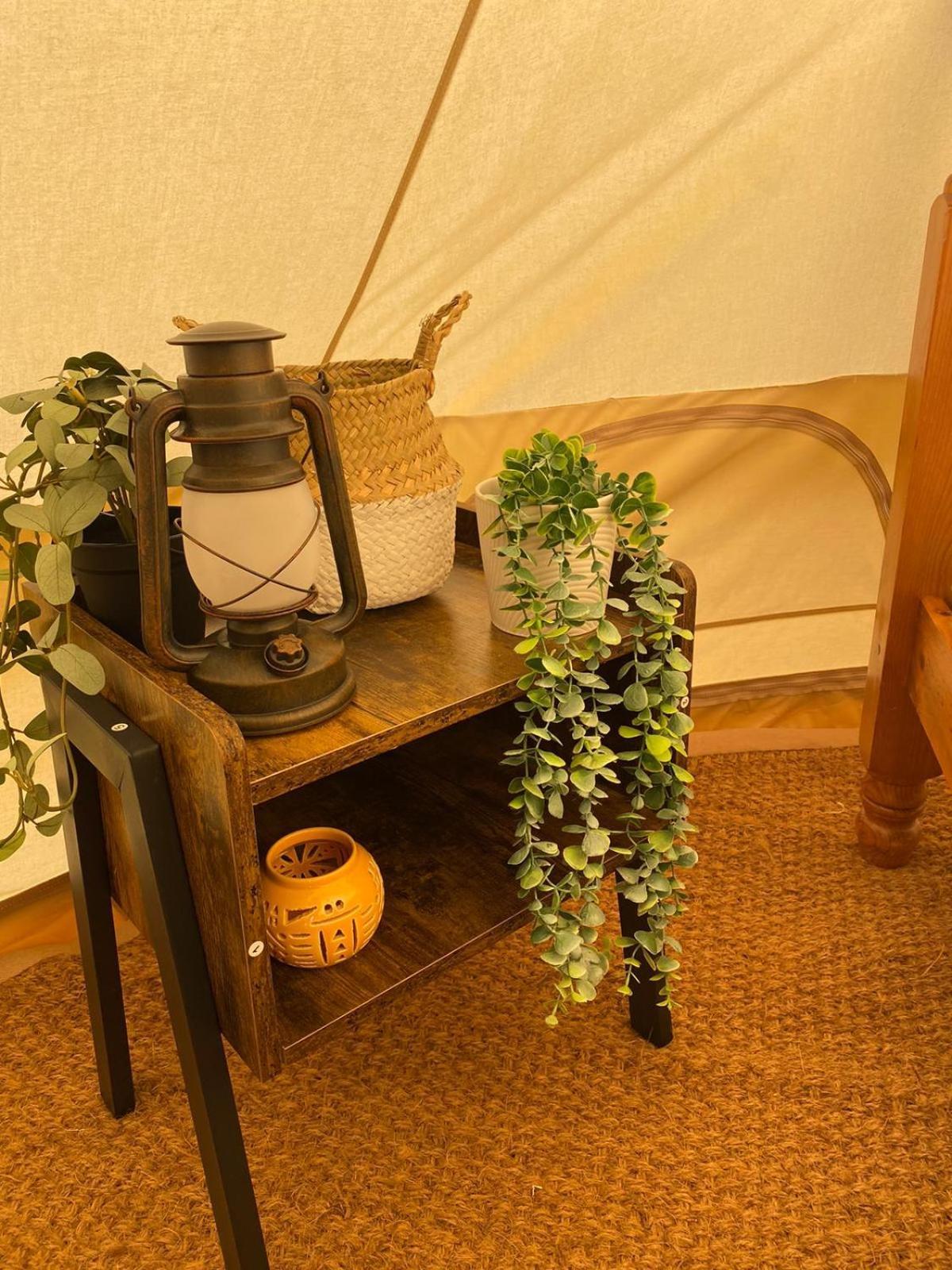 Fen Meadows Glamping - Luxury Cabins And Bell Tents Кеймбридж Екстериор снимка